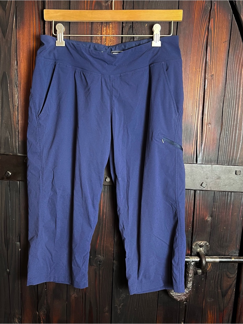 Mountain Hardwear Women's Navy Capri Cargo Pants